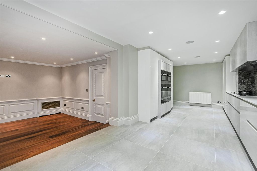 Property photo 3 of 23 Property Photo