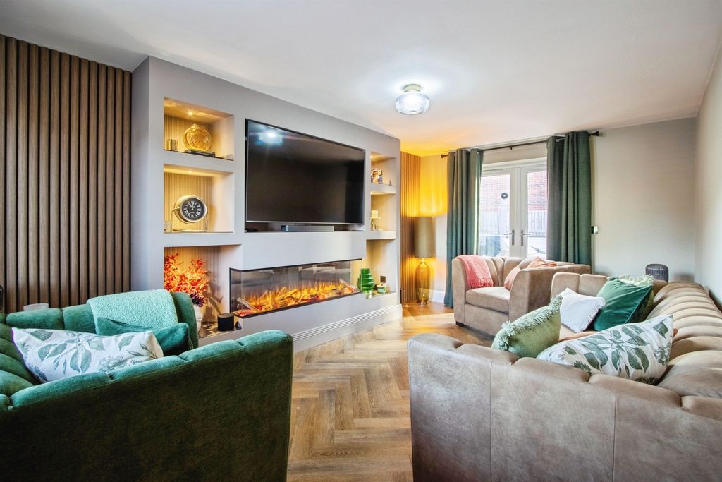 Property photo 2 of 18