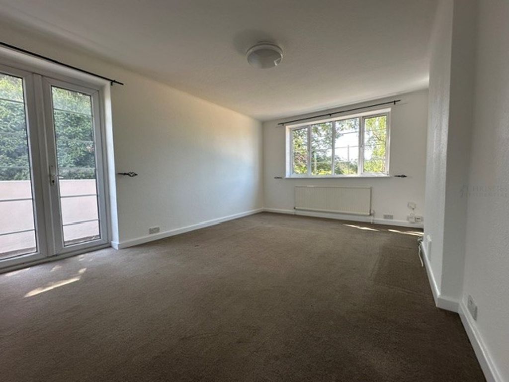 Property photo 2 of 12 Lounge