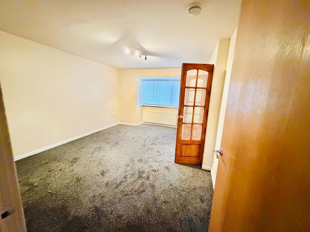 Property photo 3 of 10 Gallery