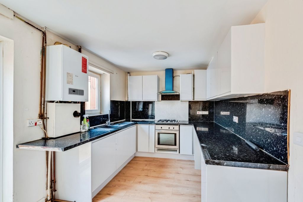 Property photo 2 of 18 Pbox-Img.Jpg