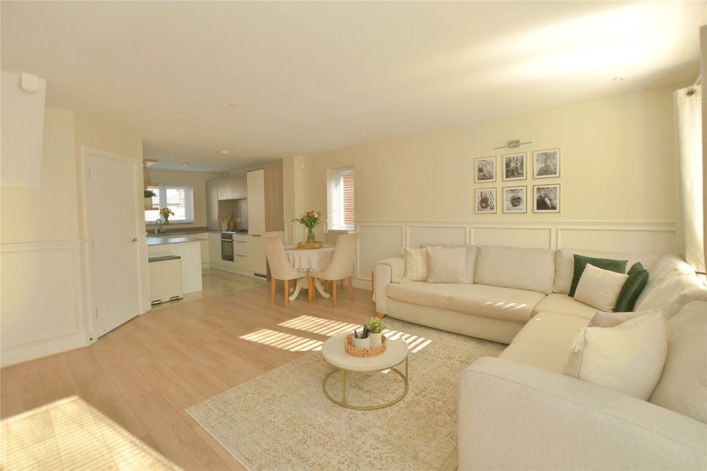 Property photo 2 of 16 Picture No. 25