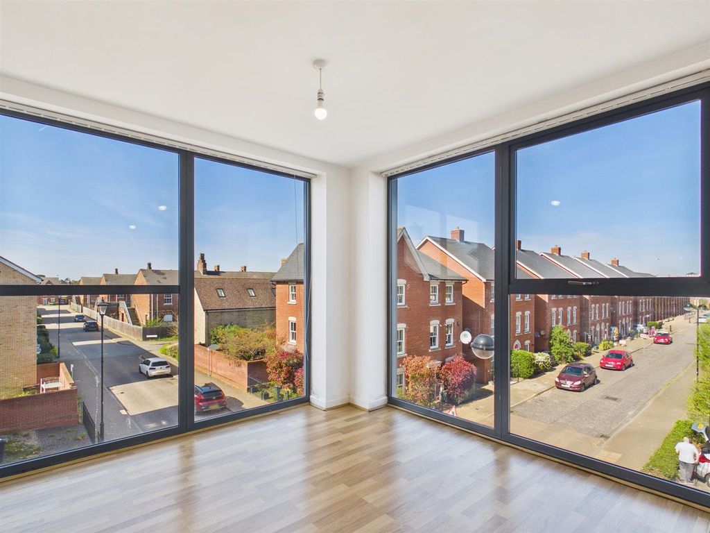 Property photo 2 of 13 Lounge/Kitchen