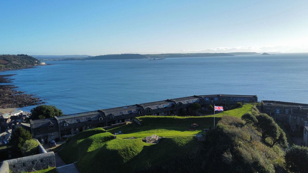 Property photo 2 of 34