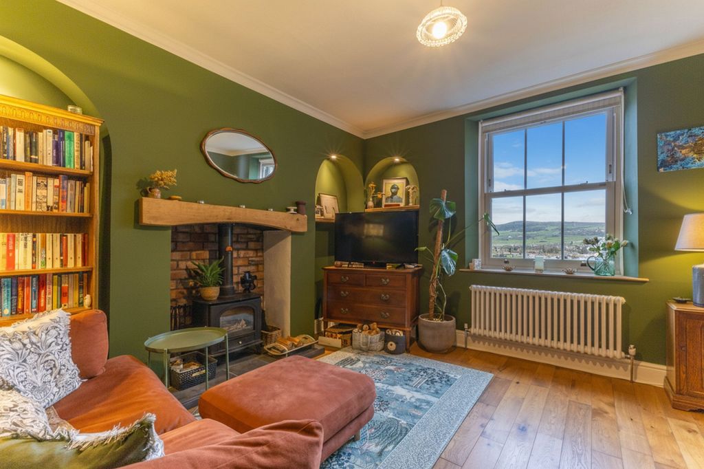 Property photo 3 of 26