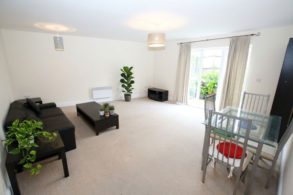 Property photo 1 of 8 Two Bedroom Ground Floor Apartment To Let