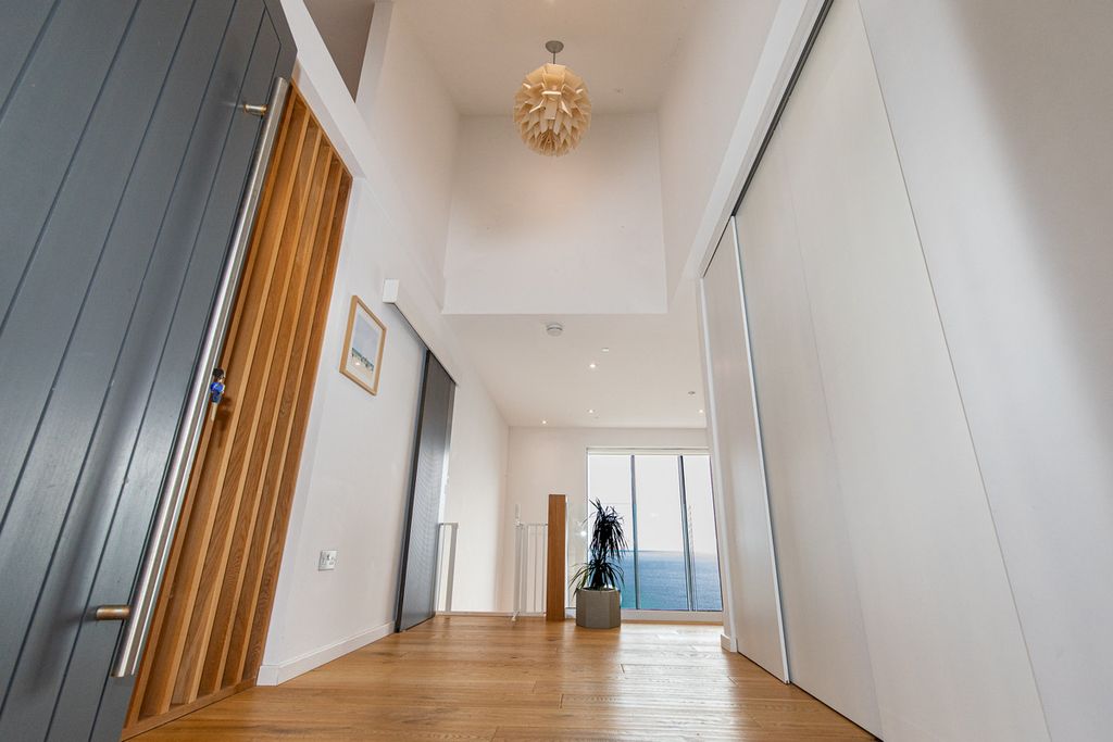 Property photo 3 of 50