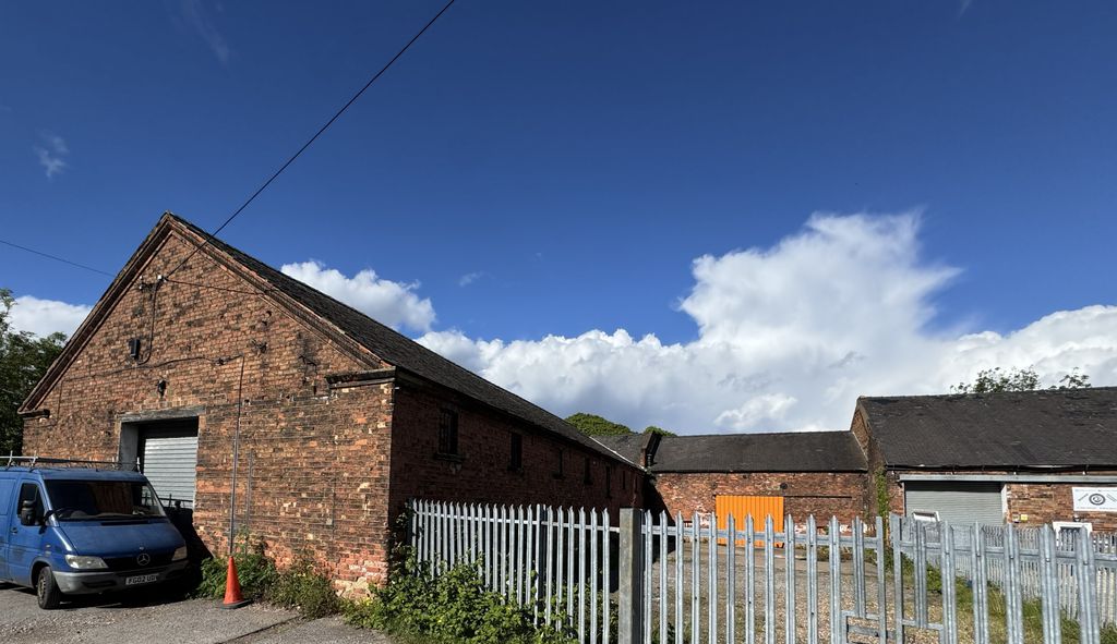 Property photo 1 of 3