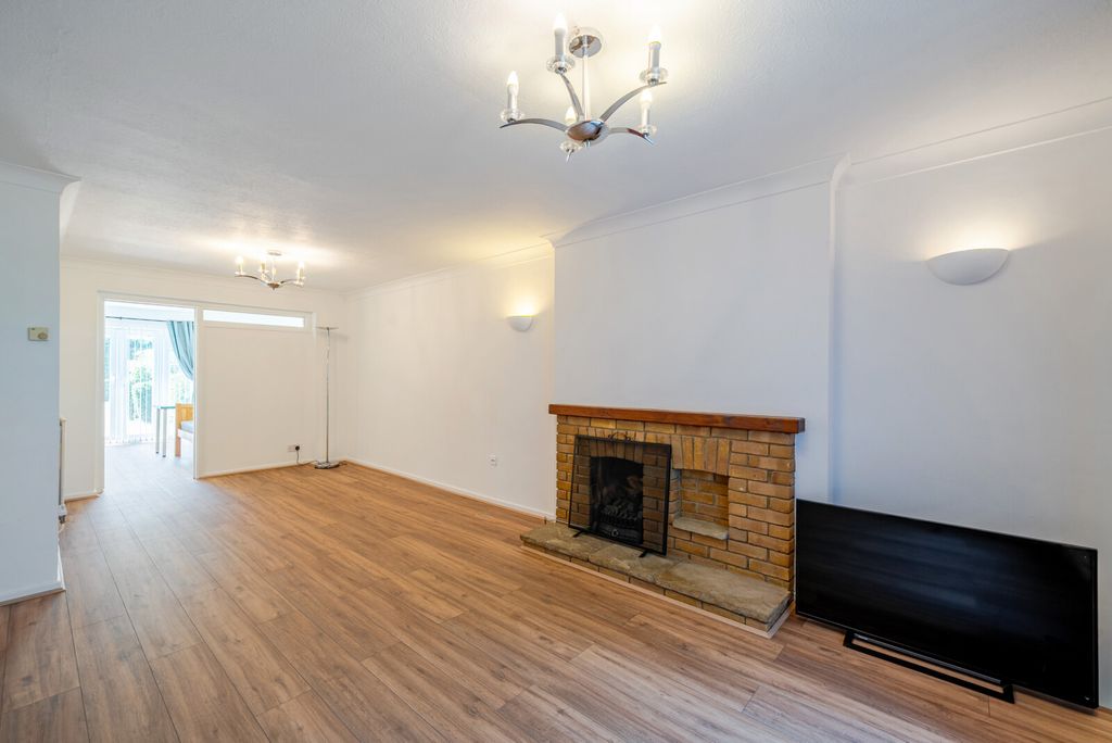 Property photo 3 of 18 1492250-1-6A4E4Bc...