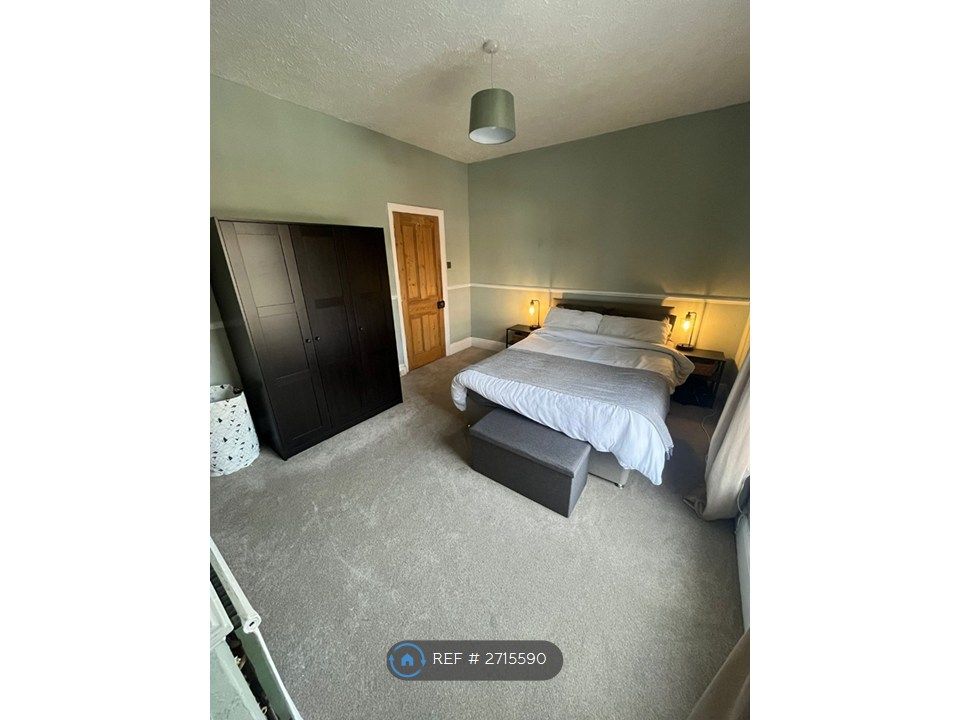 Property photo 2 of 15 Master Bedroom