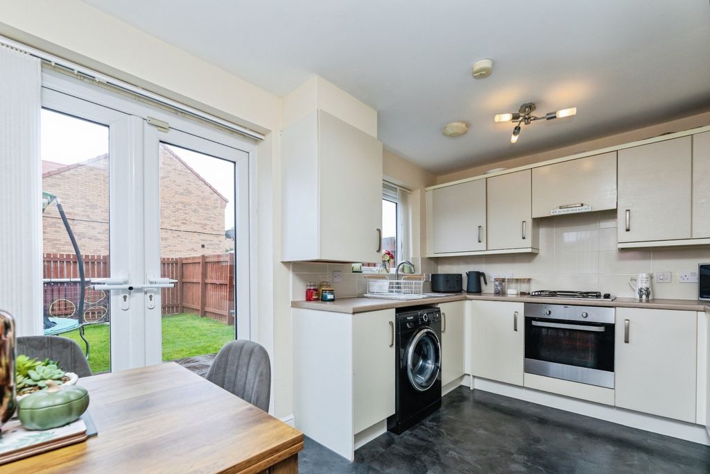 Property photo 2 of 19 Pbox-Kitchen-332084.Jpg