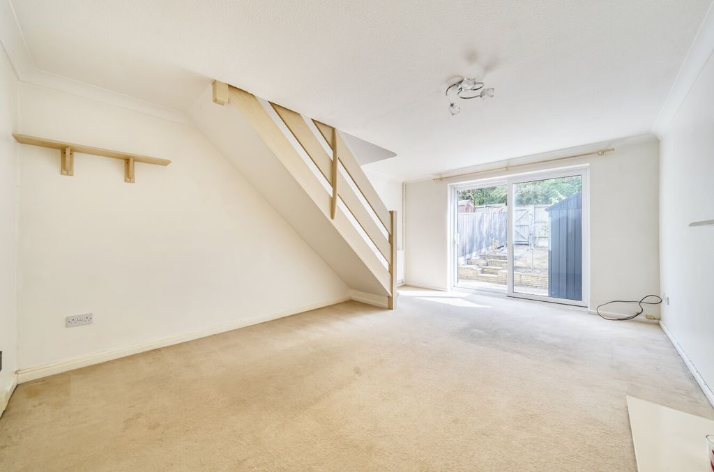 Property photo 3 of 13 15110847