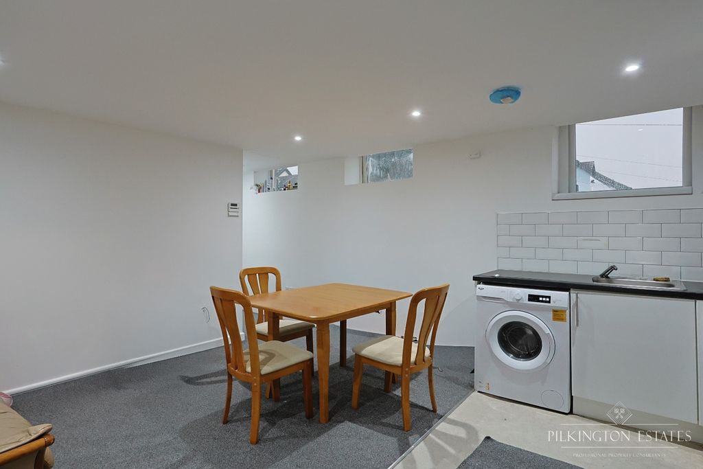 Property photo 2 of 14 4831492