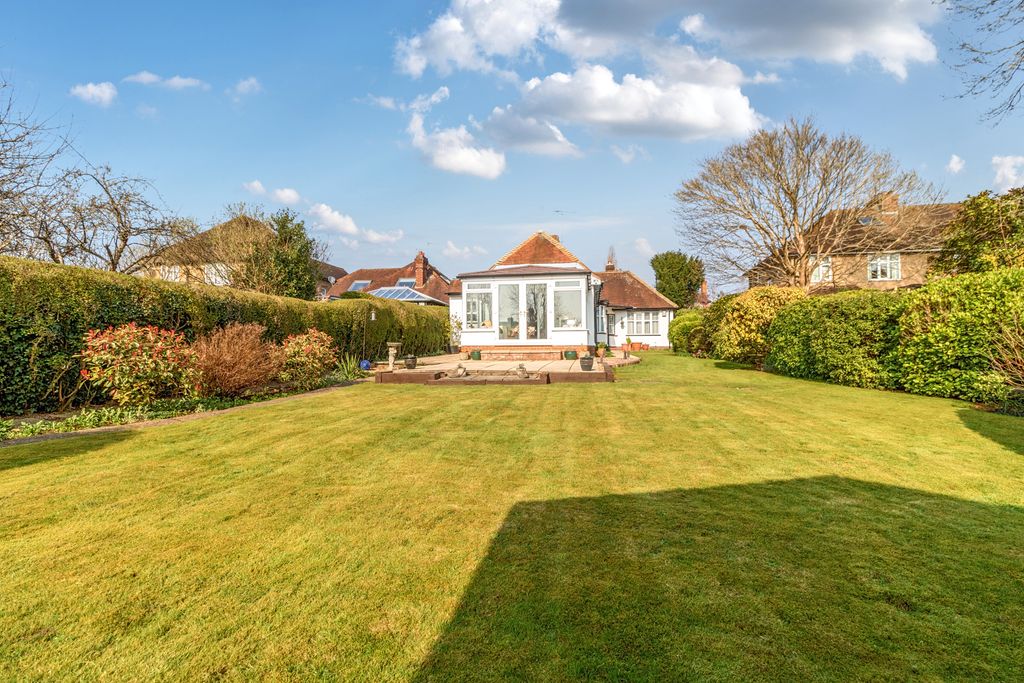 Property photo 1 of 18