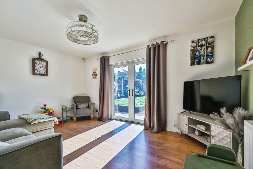 Property photo 2 of 17 Pbox-Img.Jpg
