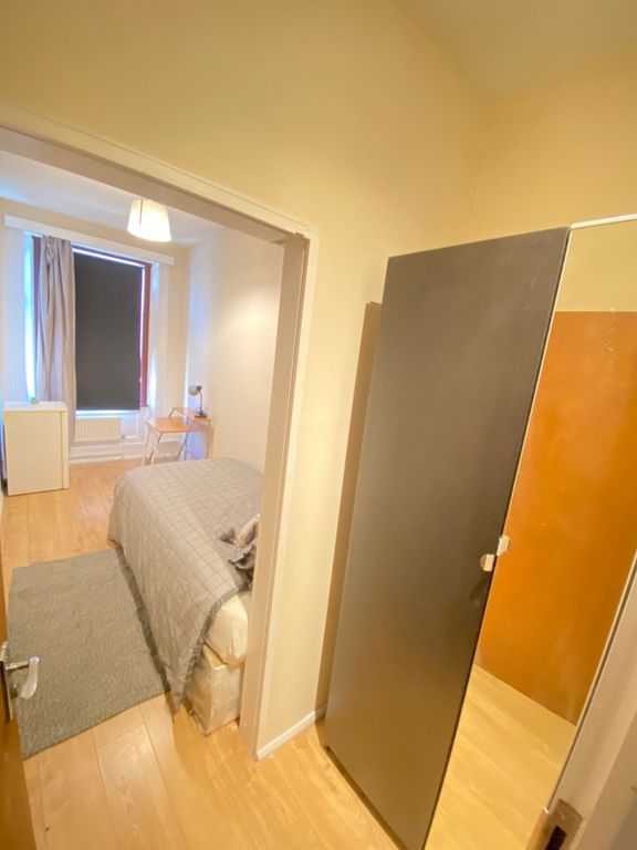 Property photo 1 of 3 Room