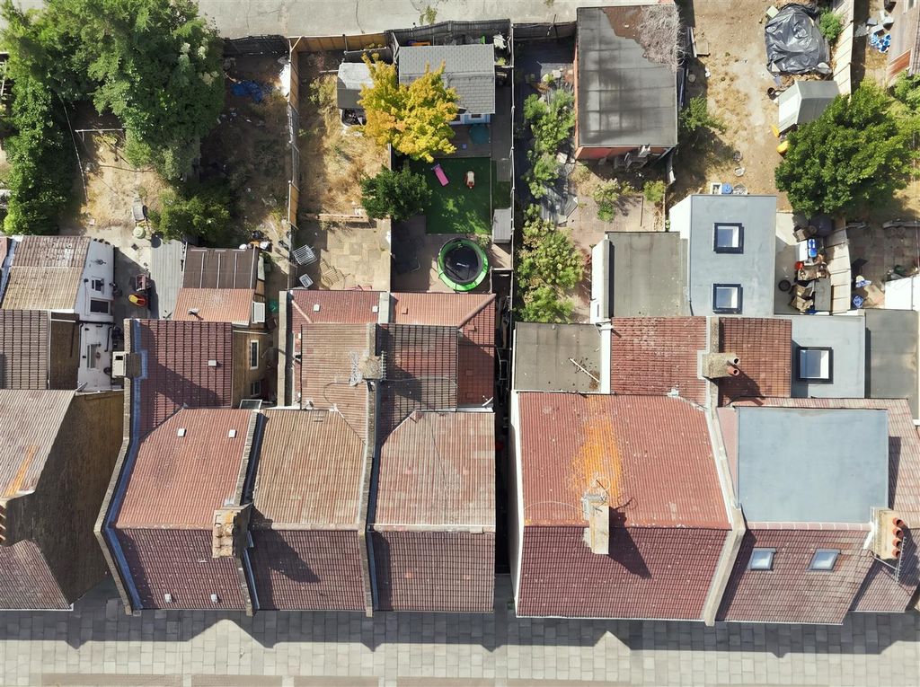 Property photo 2 of 23 005_Dji_20260809130319_0967_D_Reedit_c4834056.Jpg
