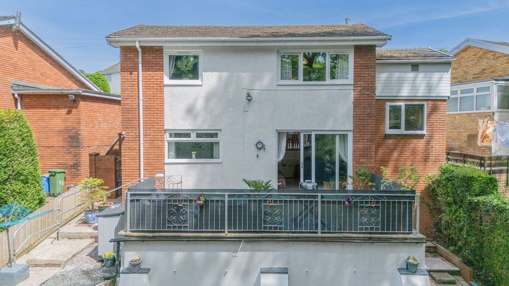 Property photo 1 of 40