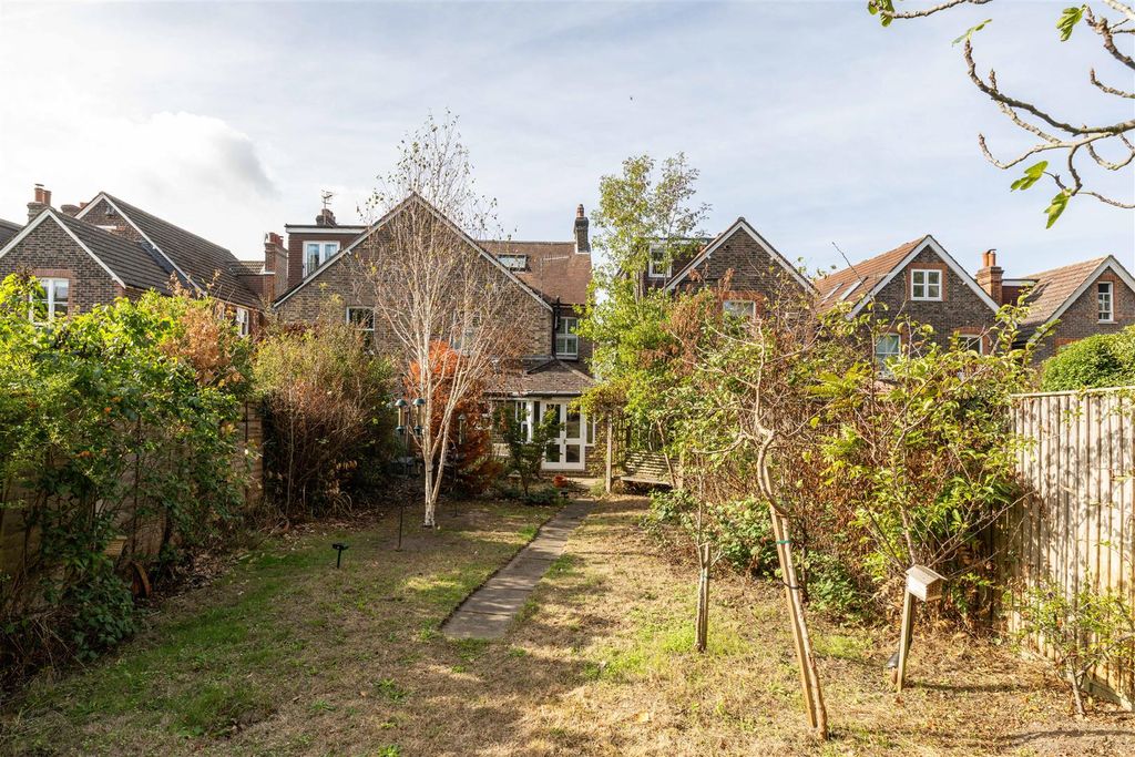 Property photo 3 of 23