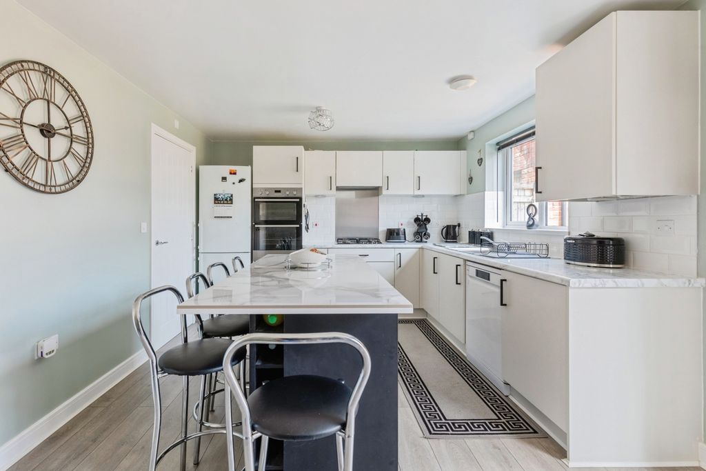 Property photo 2 of 18 Pbox-Img.Jpg