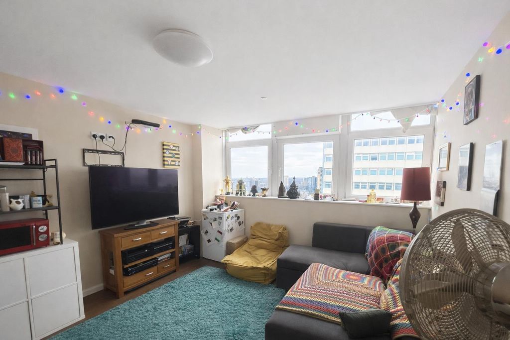 Property photo 2 of 5 8c6Aacc5-d69E-40Db-9221-272d19E89591.Png