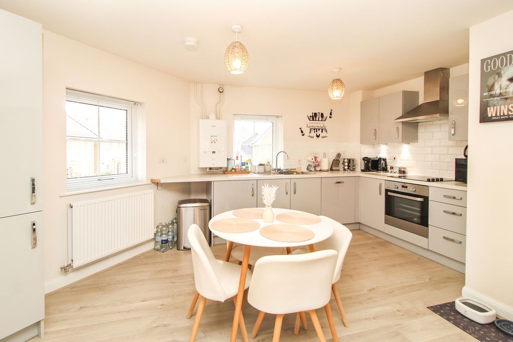 Property photo 3 of 11 Kitchen/Diner