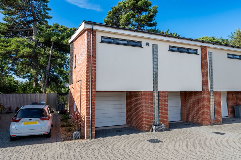 Property photo 1 of 16 Dsc_1863-Hdr