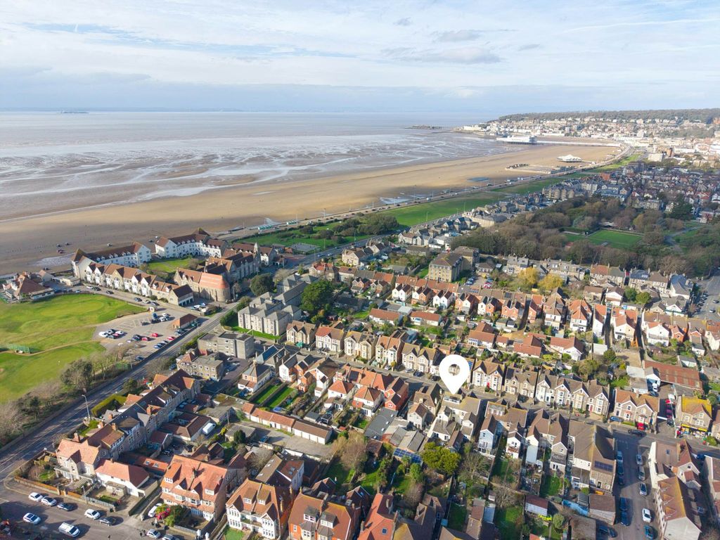 Property photo 3 of 30