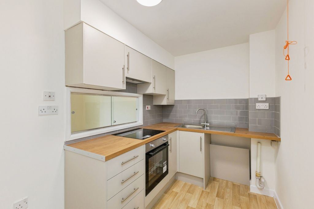 Property photo 3 of 16 Pbox-Img.Jpg