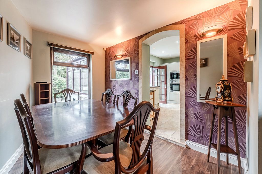 Property photo 3 of 19 Dining Area