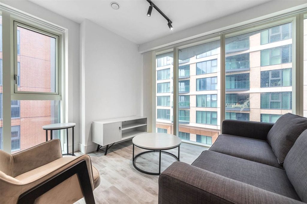 Property photo 2 of 21