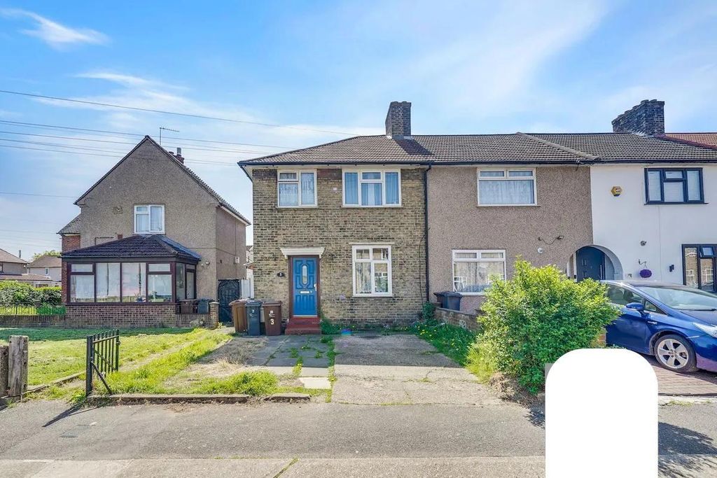Property photo 1 of 6 1 Bed Flat To Rent Finnymore Road, Dagenham Rm9
