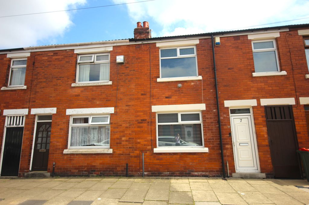 Property photo 1 of 12