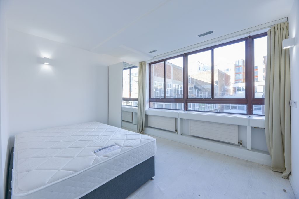 Property photo 1 of 8 Photo 3