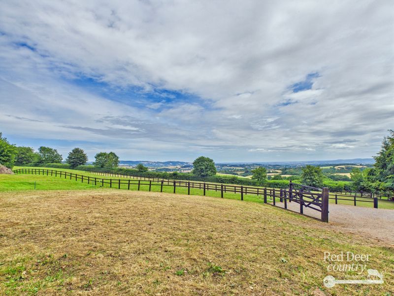 Property photo 3 of 53 Paddocks