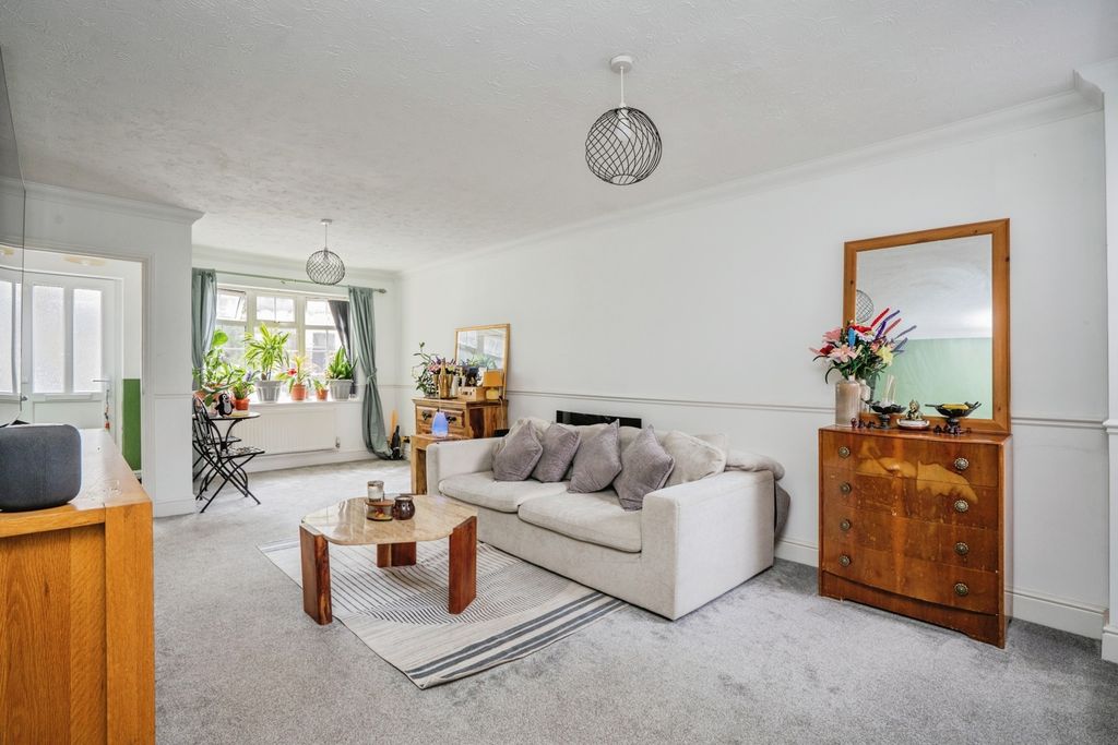 Property photo 2 of 13 Pbox-Img.Jpg