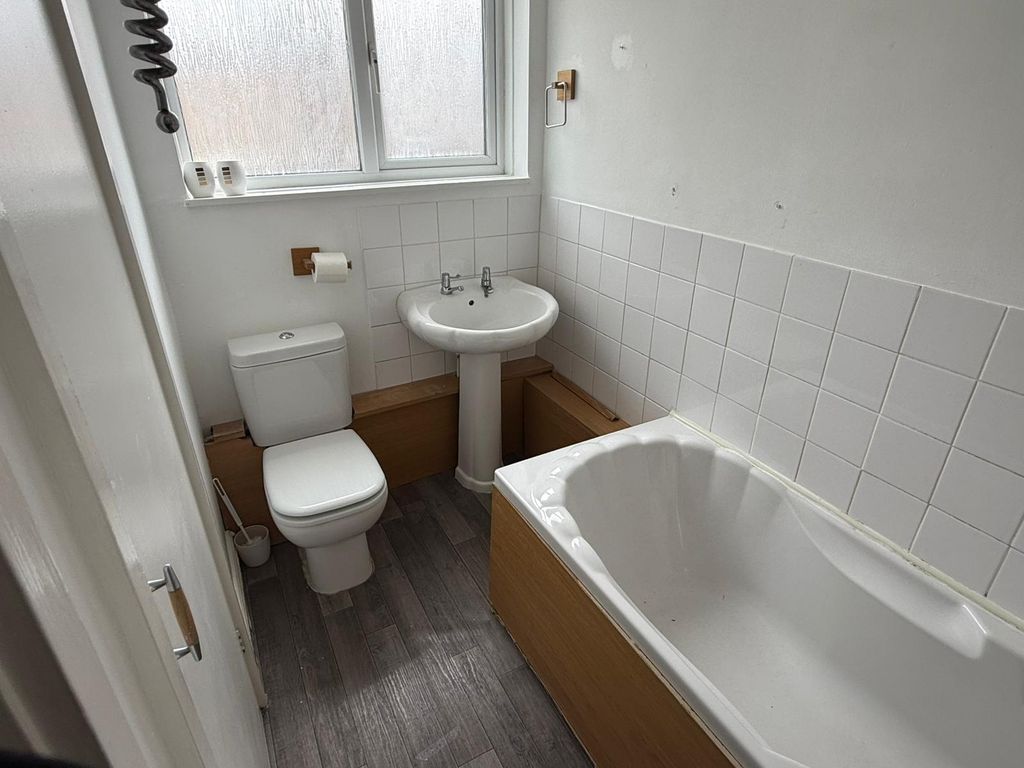 Property photo 3 of 6 Bathroom
