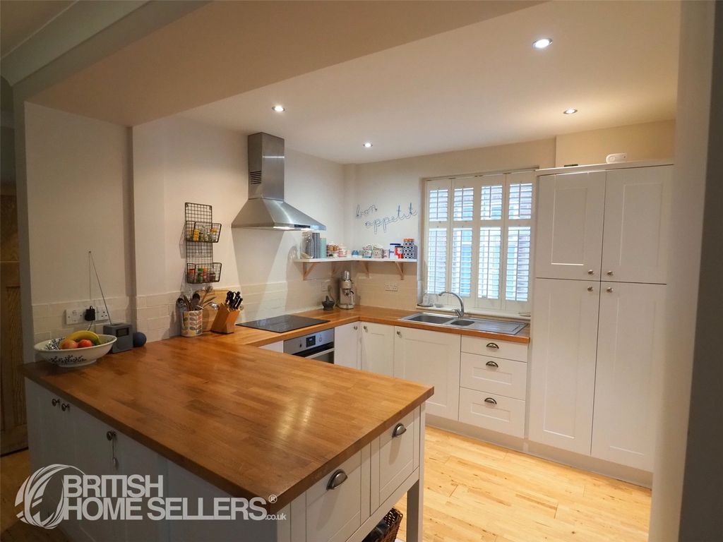 Property photo 3 of 23 Picture No. 27