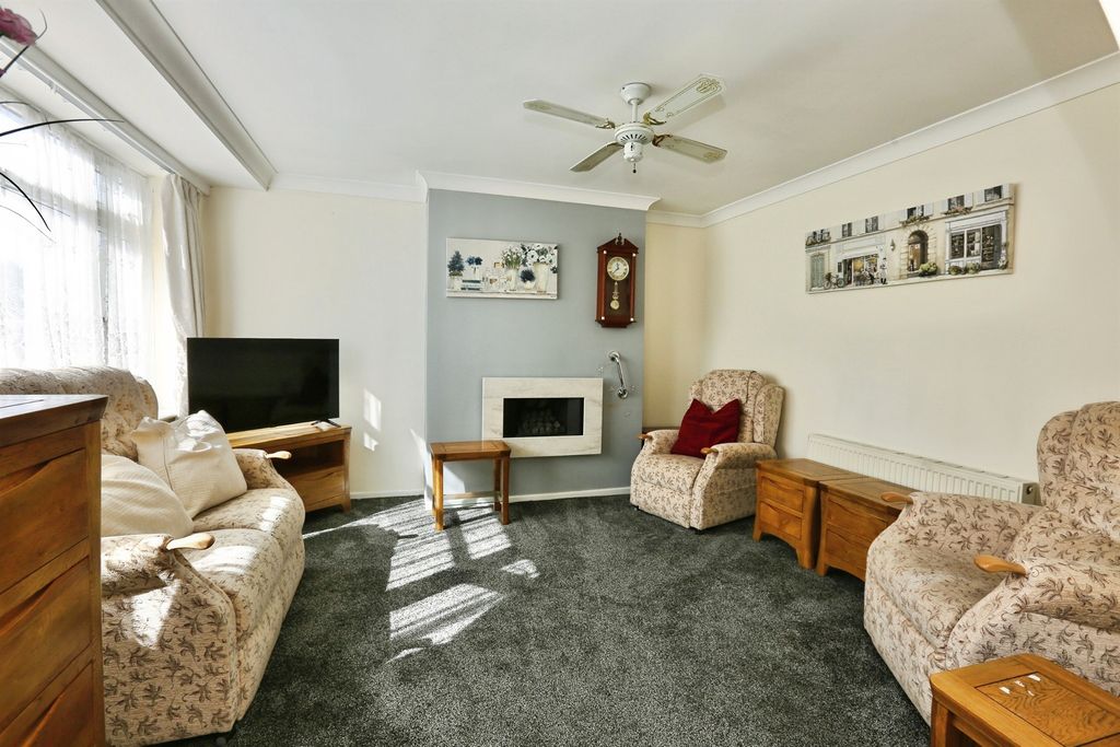 Property photo 2 of 14