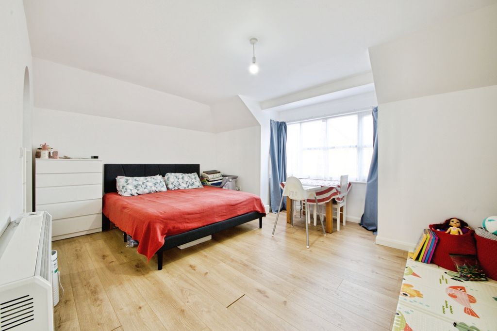 Property photo 2 of 12 Studio