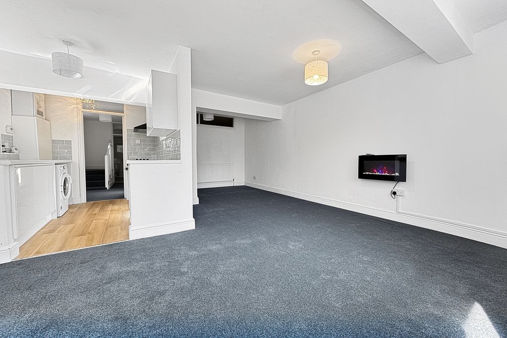 Property photo 1 of 11 Image