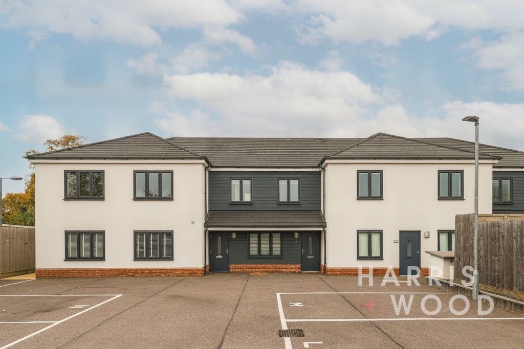 Property photo 1 of 11 5899861