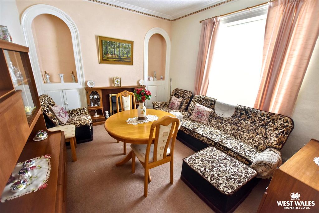Property photo 2 of 17 16 (20).Jpg