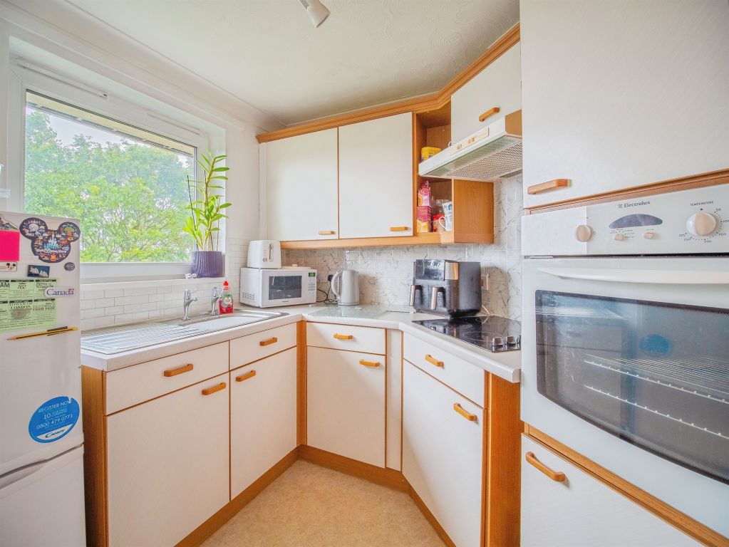 Property photo 2 of 23