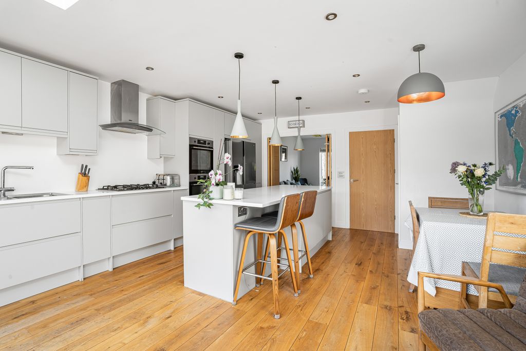 Property photo 2 of 15 Kitchen