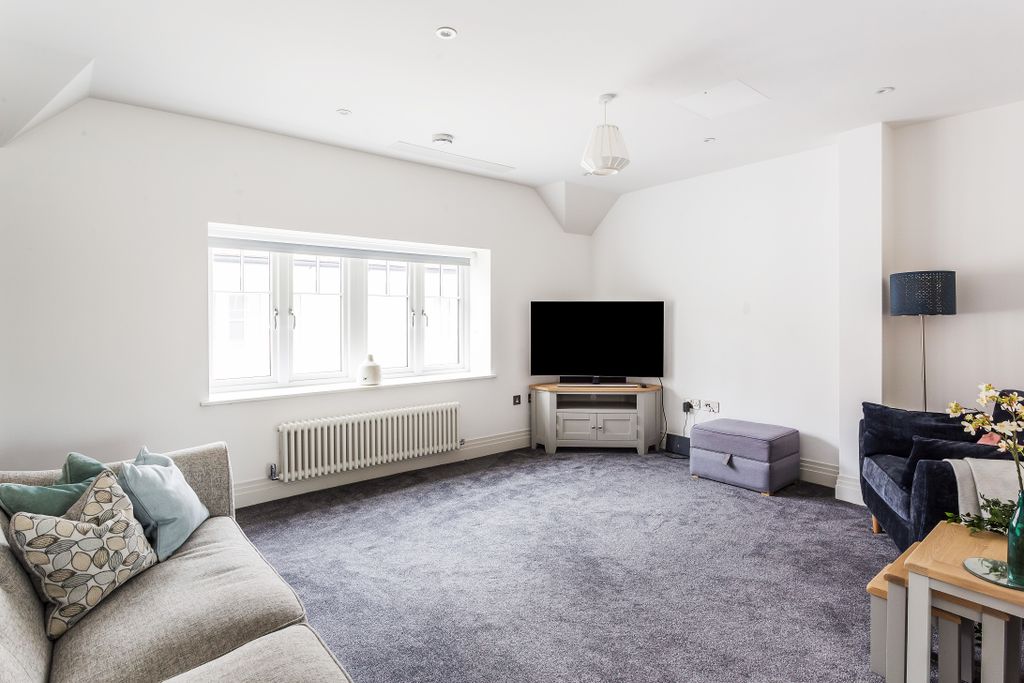 Property photo 3 of 11 Living 3.Jpg