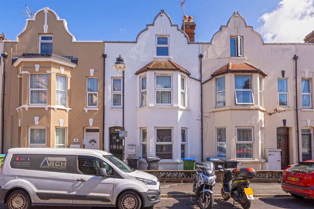 Property photo 1 of 8 Clifton Rd_9.Jpg