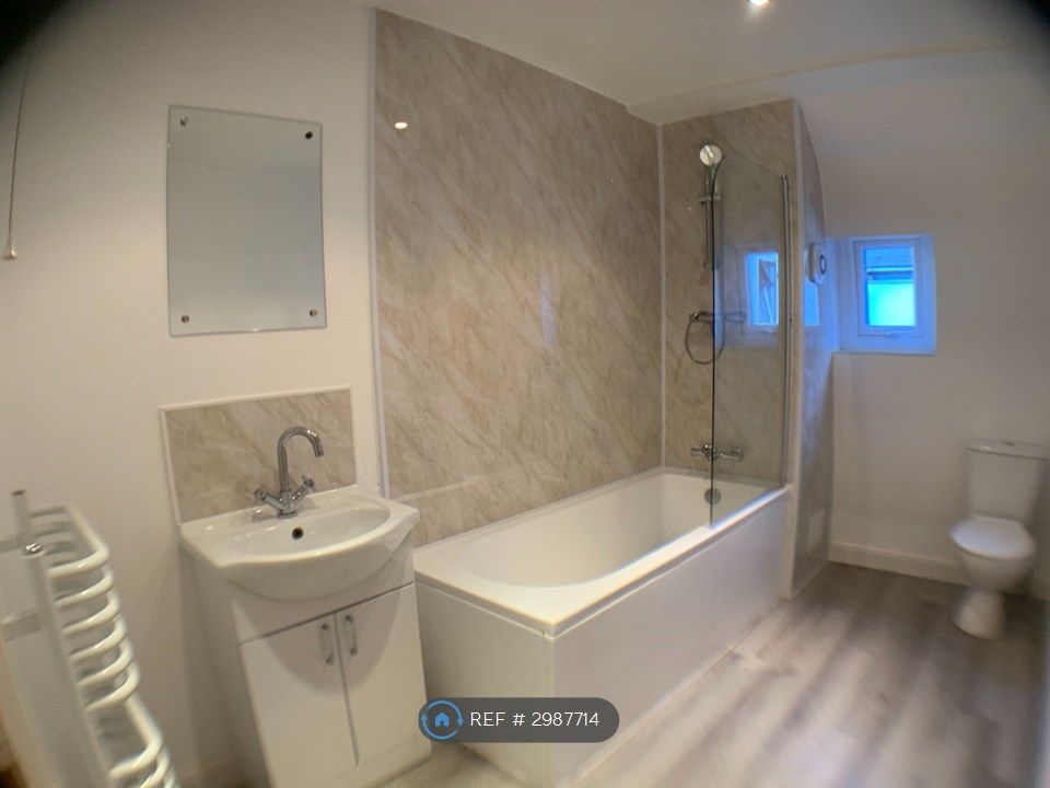 Property photo 1 of 12 Bathroom South View