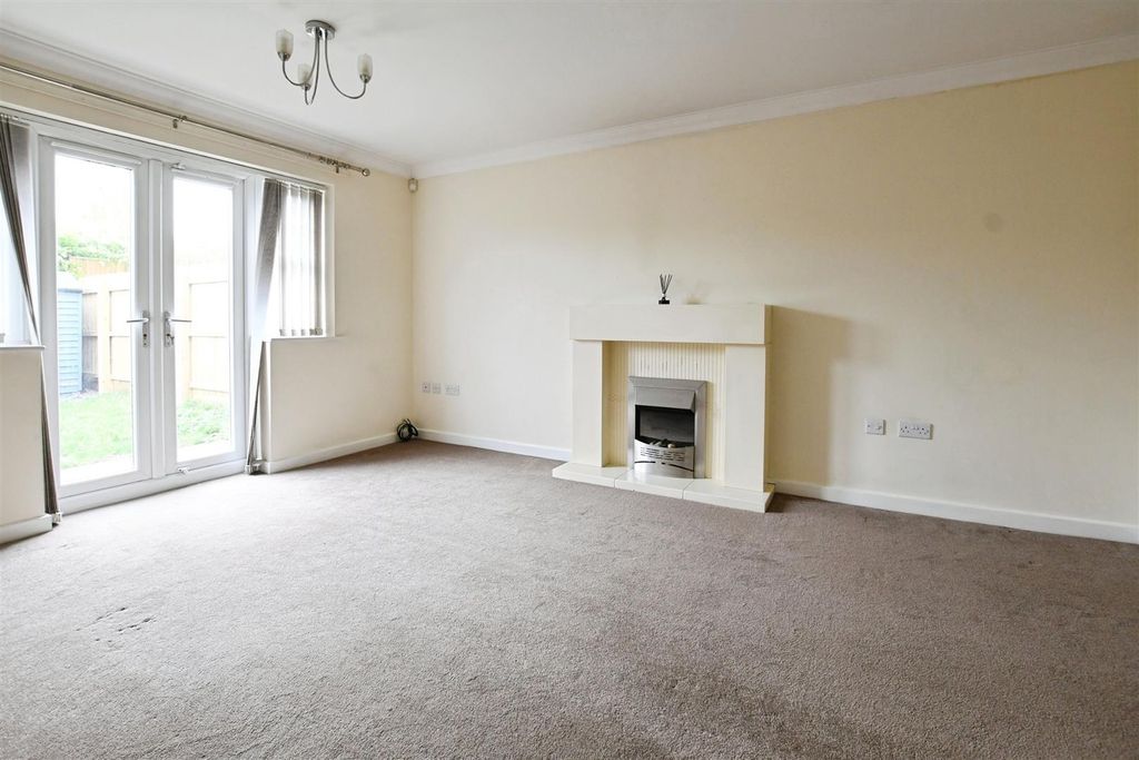 Property photo 2 of 14 Lounge