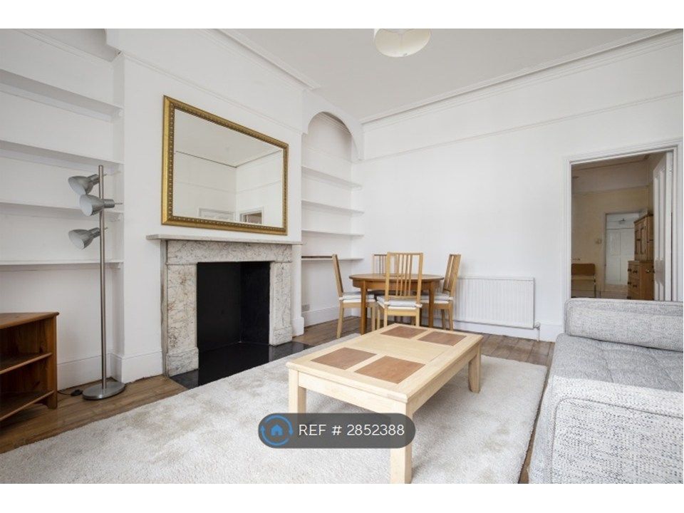 Property photo 3 of 10 Reception